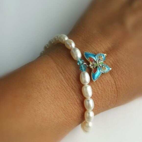 NWT white freshwater pearl bracelet with blue cloisonne enamel  butterfl… - Picture 2 of 3